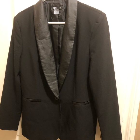 Black Blazer - Picture 2 of 6
